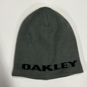 Oakley beanie for men or women.
